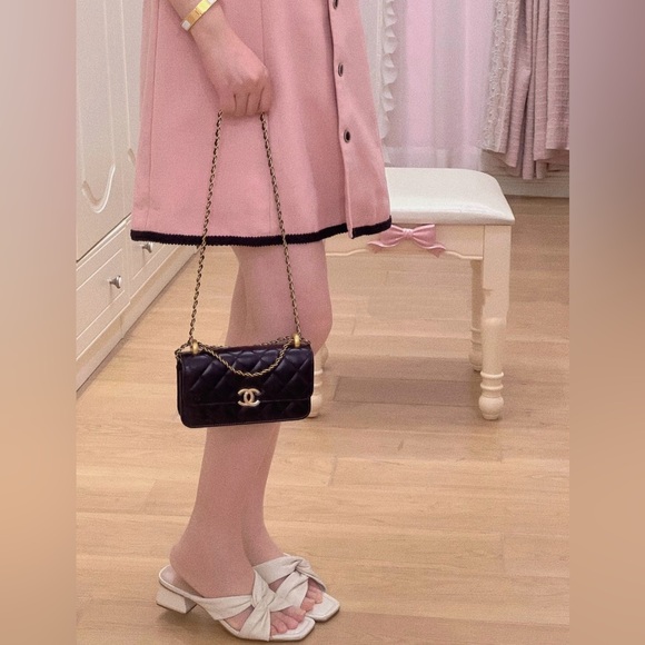 Chanel mini Flap bag with adjustable chain - Picture 12 of 12